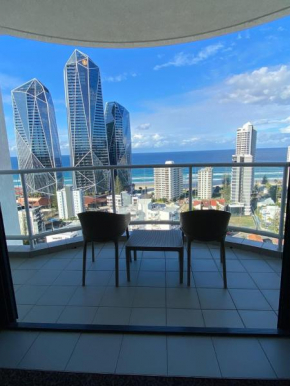 Ocean View Studio Apartment Surfers Paradise